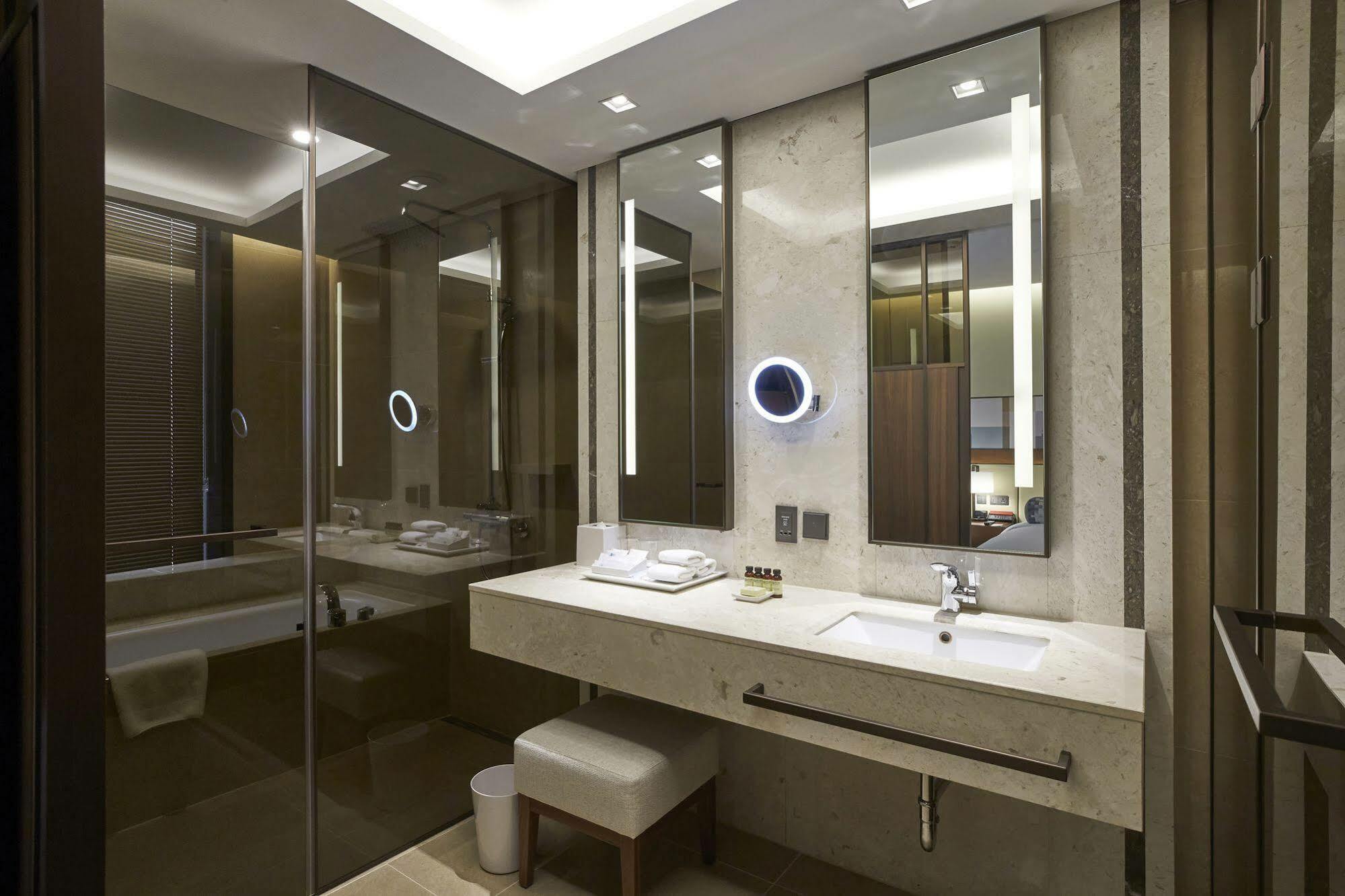 Aloft Seoul Myeongdong Hotel Екстериор снимка
